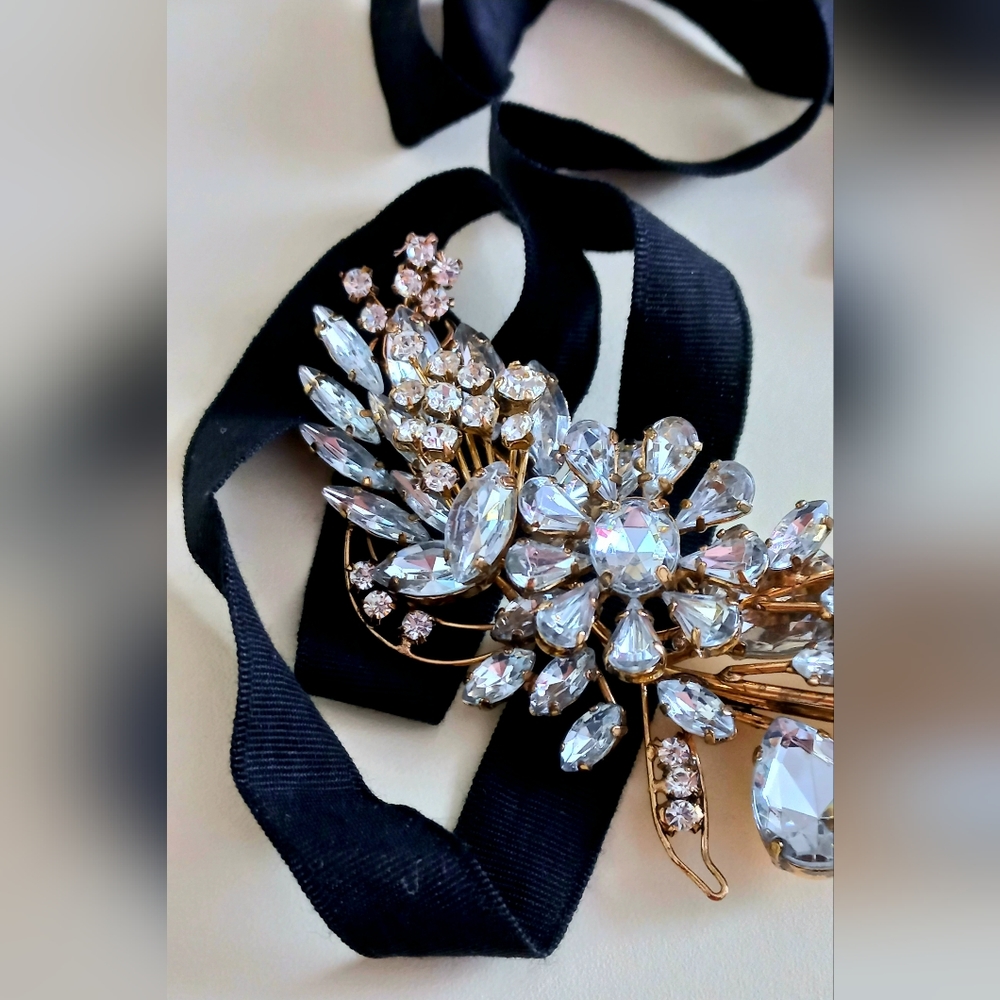 ❤️BCBGMAXAZRIA Statement Necklace - Picture 7 of 12